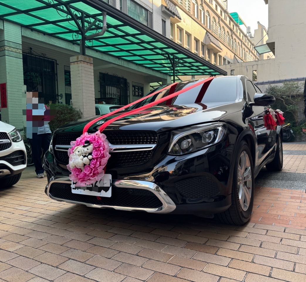 賓士 GLC 休旅車