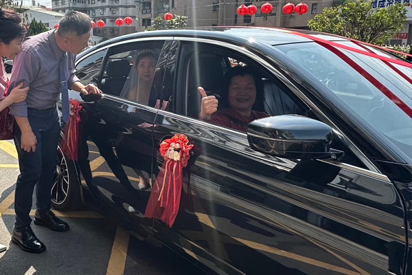 台中結婚禮車服務推薦-台中結婚禮車推薦｜永愛幸福專業婚禮車隊 大台中婚禮禮車服務・讓重要時刻更從容