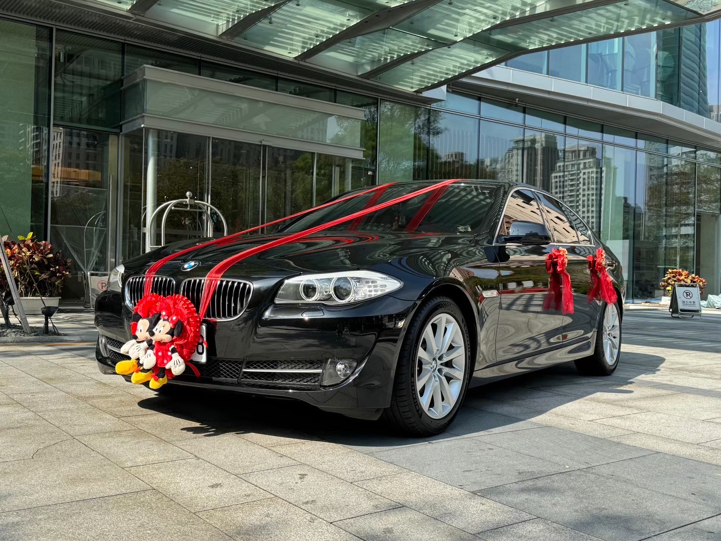 台中結婚禮車熱門車款-BMW F10新人熱門首選