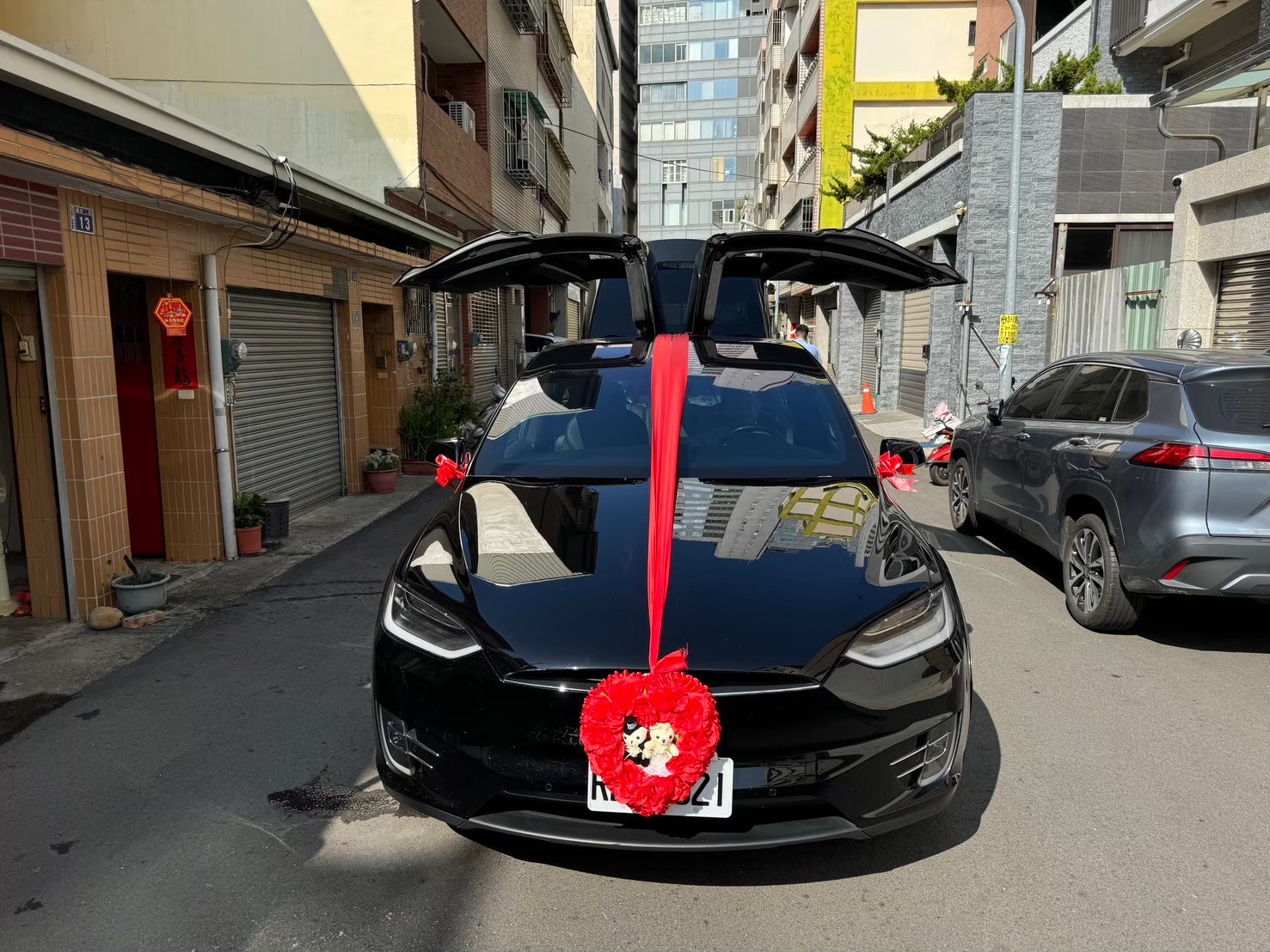 台中結婚禮車熱門車款-Tesla Model X 歐翼 (黑色)